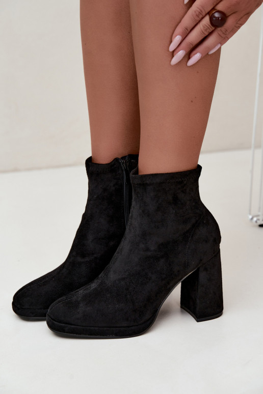 Stivaletti da donna in suede sintetico con tacco color nero Karvella
