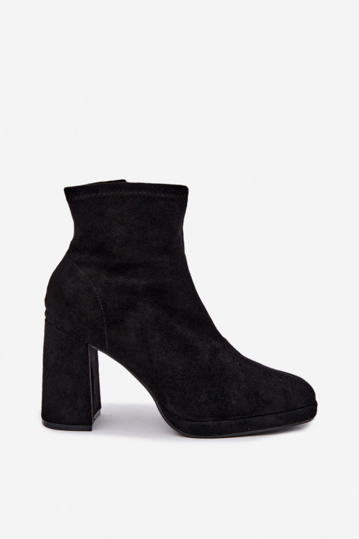Stivaletti da donna in suede sintetico con tacco color nero Karvella