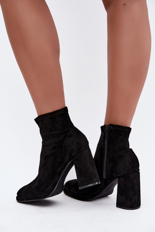 Stivaletti da donna in suede sintetico con tacco color nero Karvella