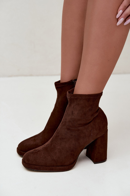 Stivaletti da donna in suede sintetico con tacco color marrone Karvella