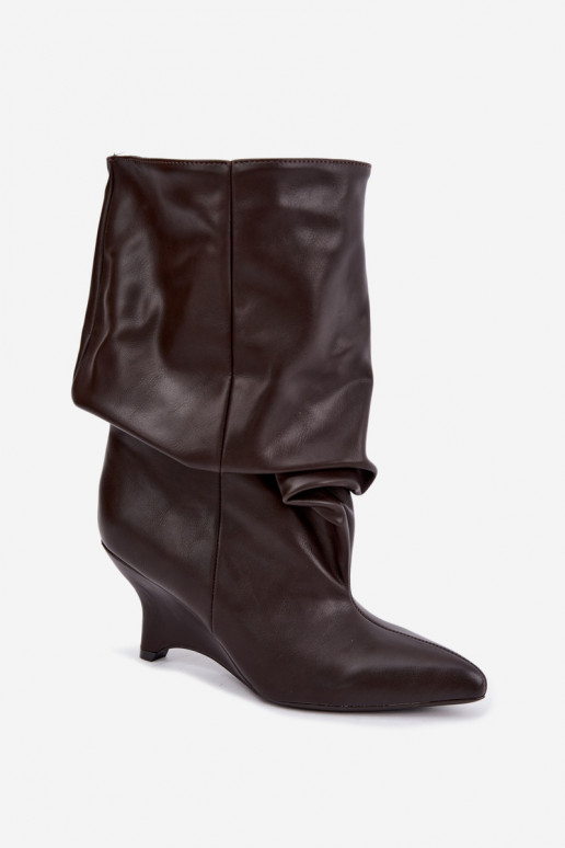 Stivaletti slouchy con piattaforma in cioccolato Ilyna
