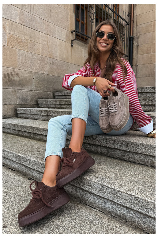 Sneakers in suede con piattaforma in cioccolato Teysa