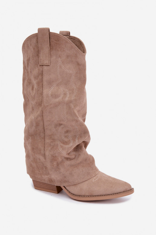 Stivali alti in stile cowboy stropicciati con tacchi e gambale cucito sabbia Ives