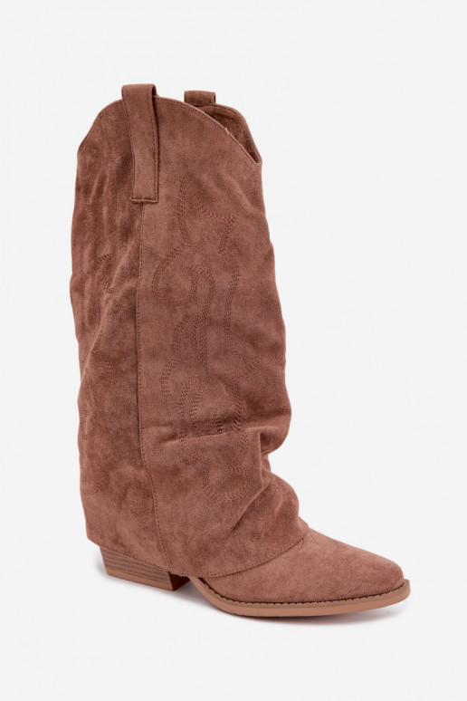 Stivali alti in stile cowboy stropicciati con tacchi e gambale cucito marrone Ives