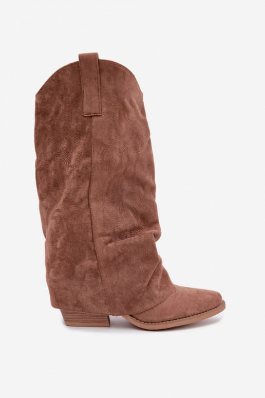 Stivali alti in stile cowboy stropicciati con tacchi e gambale cucito marrone Ives