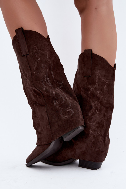 Stivali alti in stile cowboy stropicciati con tacchi e gambale cucito cioccolato Ives