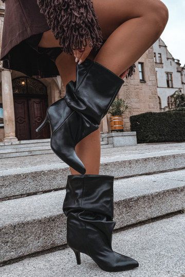 Stivaletti slouchy con tacco nero Gelra