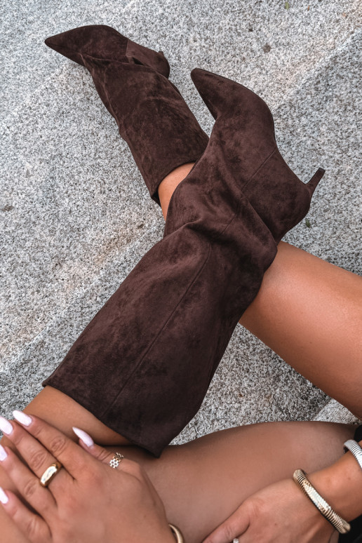 stivali alti da donna slip-on con tacco in cioccolato Favra