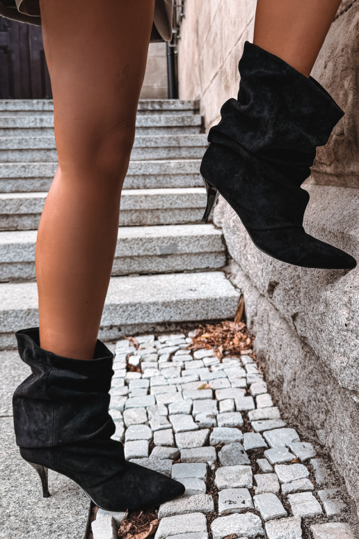 Stivaletti slouchy da donna con tacco sottile nero Harissa