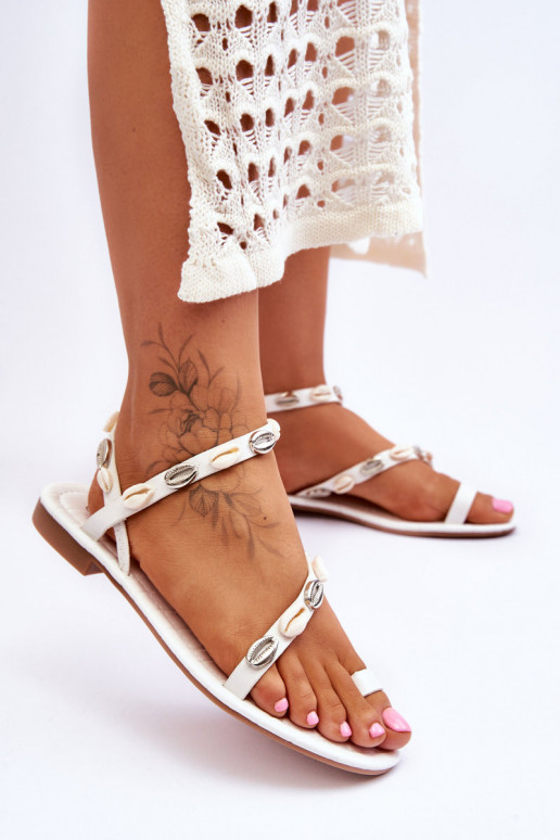 Sandali da donna con conchiglie decorative in bianco Verdem