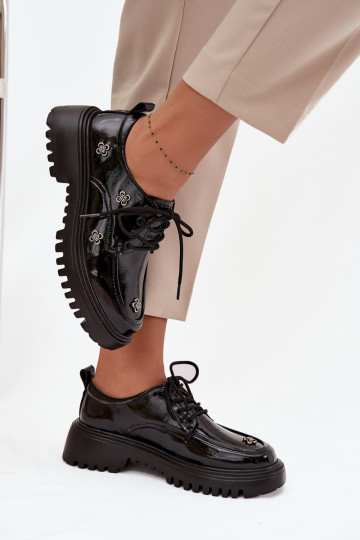 Scarpe da donna in pelle verniciata con fibbie in nero Artiker 57C0333
