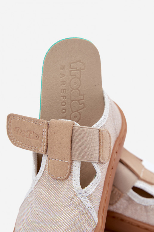 Pantofole per bambini con chiusure adesive e lucentezza Barefoot Froddo Canvas G1700439-3 in oro