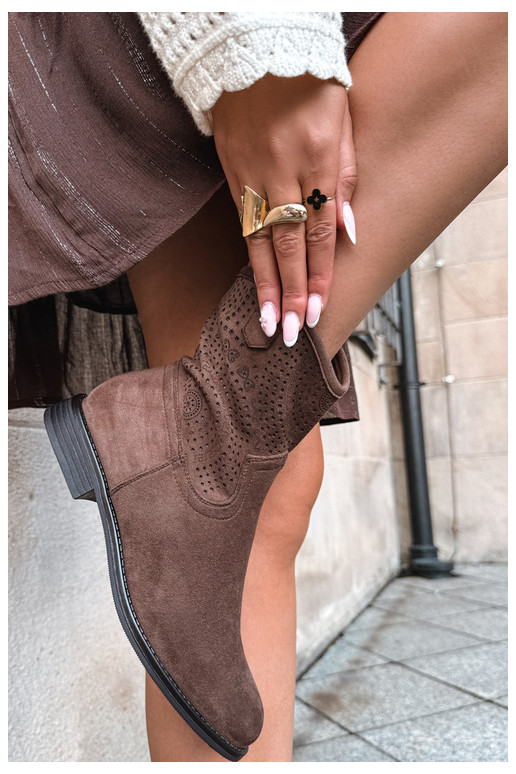 Stivaletti traforati con tacco largo S.Barski HY62-8125 cioccolato