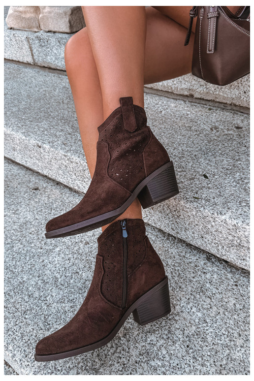 Stivaletti traforati in stile cowboy con tacco S.Barski HY62-8147 cioccolato