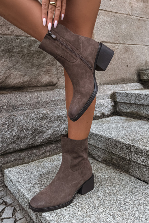 Stivaletti da donna in suede marrone Iveris