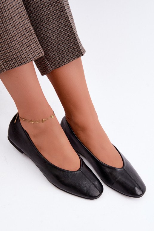 Ballerine con ricamo decorativo in nero Iralia