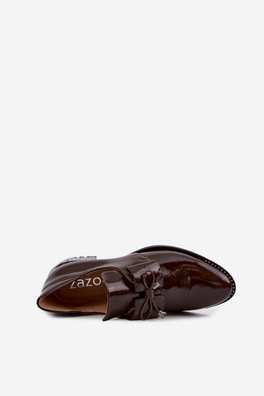 Scarpe verniciate con tacco basso e fiocchi in colore cioccolato Zazoo 1399