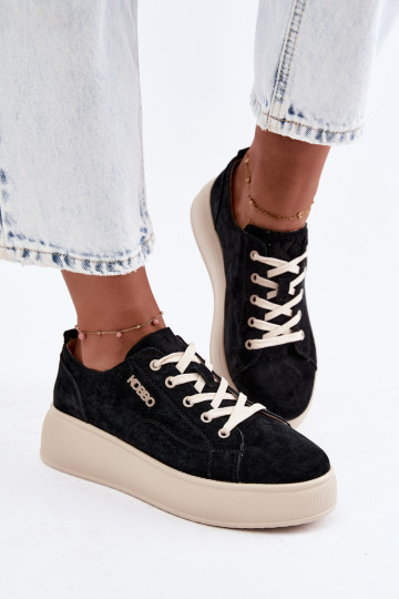 Sneakers in ecopelle scamosciata con piattaforma Kobbo in nero