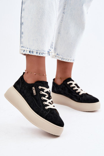Sneakers in ecopelle scamosciata con piattaforma Kobbo in nero 2
