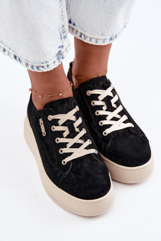 Sneakers in ecopelle scamosciata con piattaforma Kobbo in nero