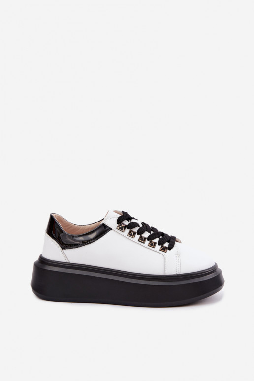 Sneakers in pelle nere e bianche con borchie Artiker 55C0401