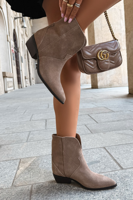 stivaletti da donna in stile cowboy con tacco in suede naturale sabbia Norelle