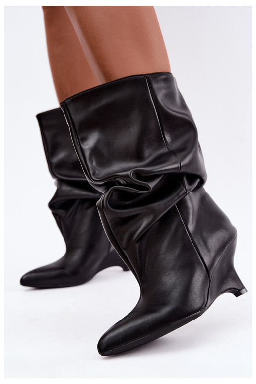 Stivaletti slouchy con piattaforma nera Ilyna