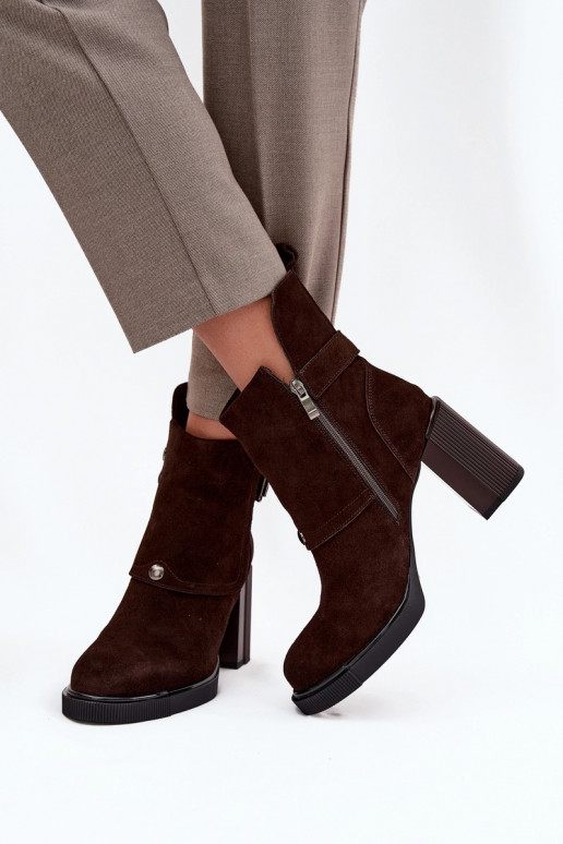 Stivaletti color cioccolato in suede sintetico con tacco e fibbie Vinceza 91152
