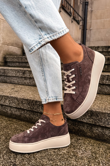 Sneakers in ecopelle scamosciata con piattaforma Kobbo color cioccolato