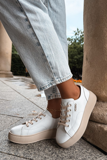 Sneakers in ecopelle con piattaforma Kobbo in bianco