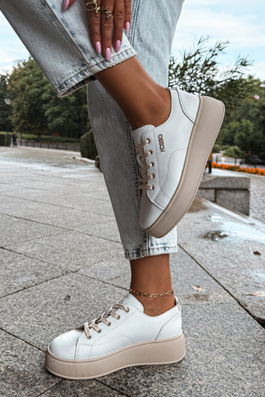 Sneakers in ecopelle con piattaforma Kobbo in bianco