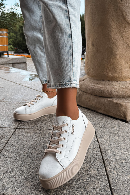 Sneakers in ecopelle con piattaforma Kobbo in bianco