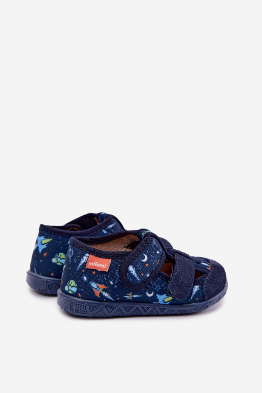 Pantofole per bambini Milami con chiusure adesive e razzi in blu scuro Reathiana
