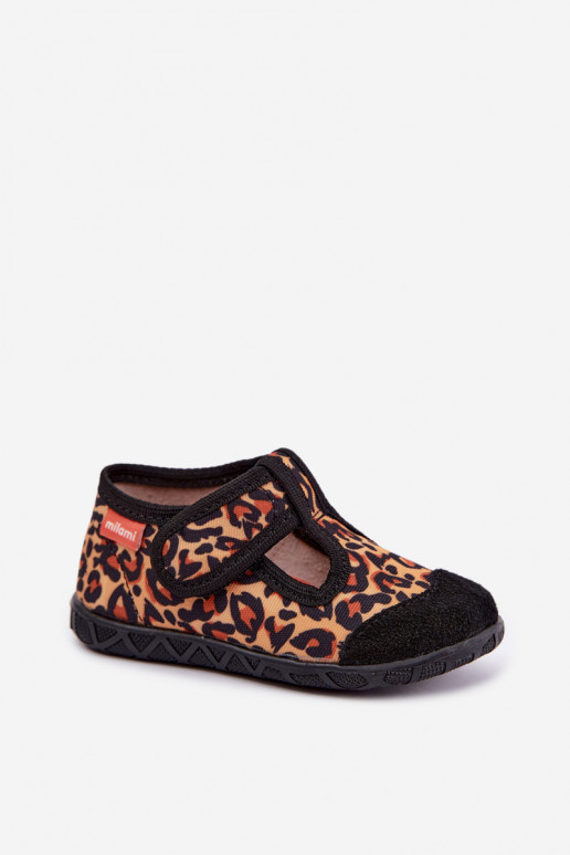 Pantofole per bambini Milami con chiusure adesive e motivi leopardati in giallo e nero Jasimrra
