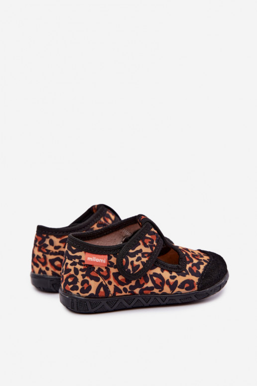 Pantofole per bambini Milami con chiusure adesive e motivi leopardati in giallo e nero Jasimrra