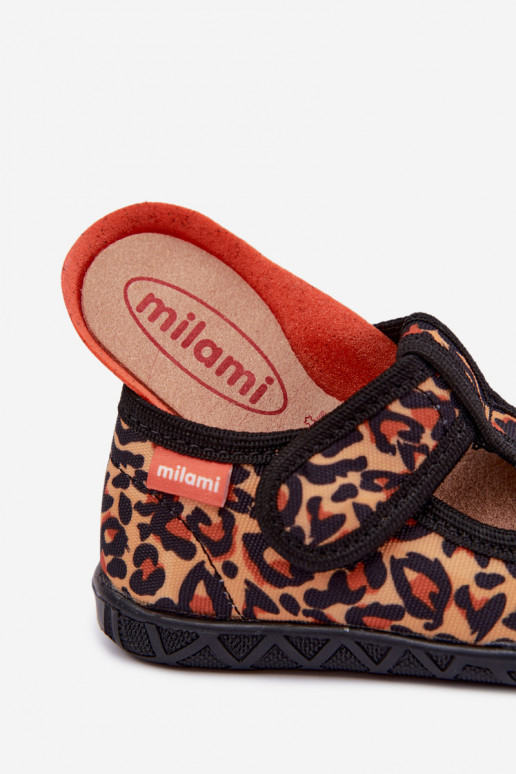 Pantofole per bambini Milami con chiusure adesive e motivi leopardati in giallo e nero Jasimrra