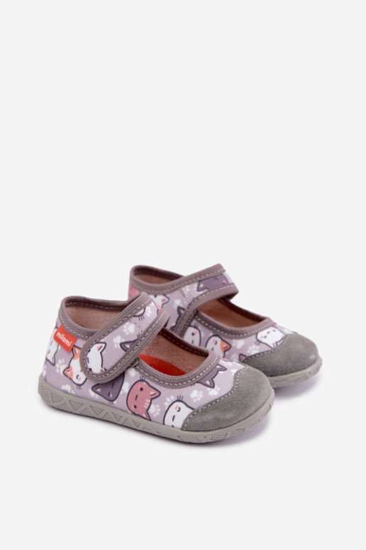 Pantofole per bambini Milami con chiusure adesive e gatti in grigio Esnia