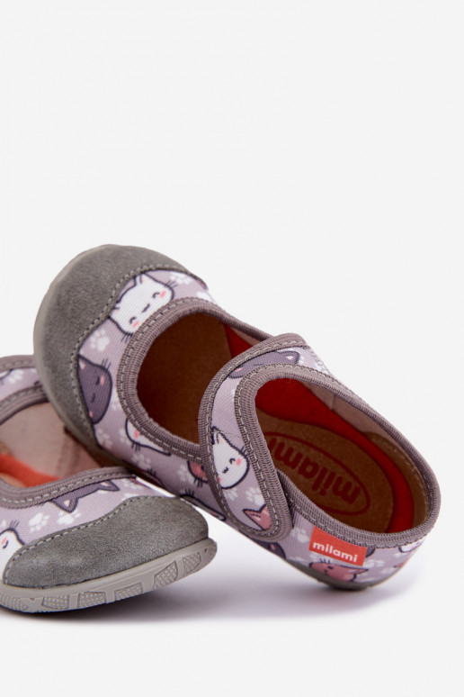 Pantofole per bambini Milami con chiusure adesive e gatti in grigio Esnia