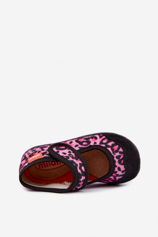 Pantofole per bambini Milami con chiusure adesive e motivi leopardati in rosa e nero Esnia