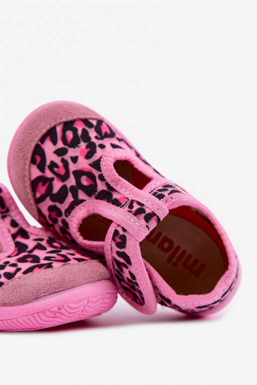 Pantofole elastiche per bambini Milami con chiusure adesive e motivi leopardati in rosa Ambette