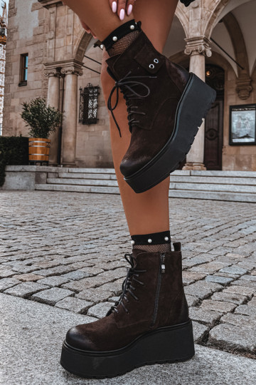 Zazoo 60499 stivaletti da donna in faux suede con plateau color cioccolato