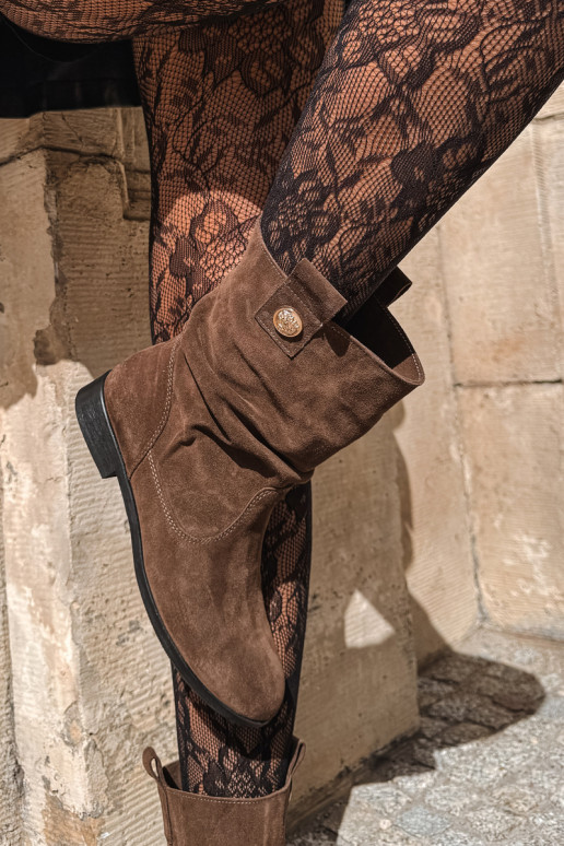Scarpe da donna in faux suede con volant Zazoo 4210 color cioccolato