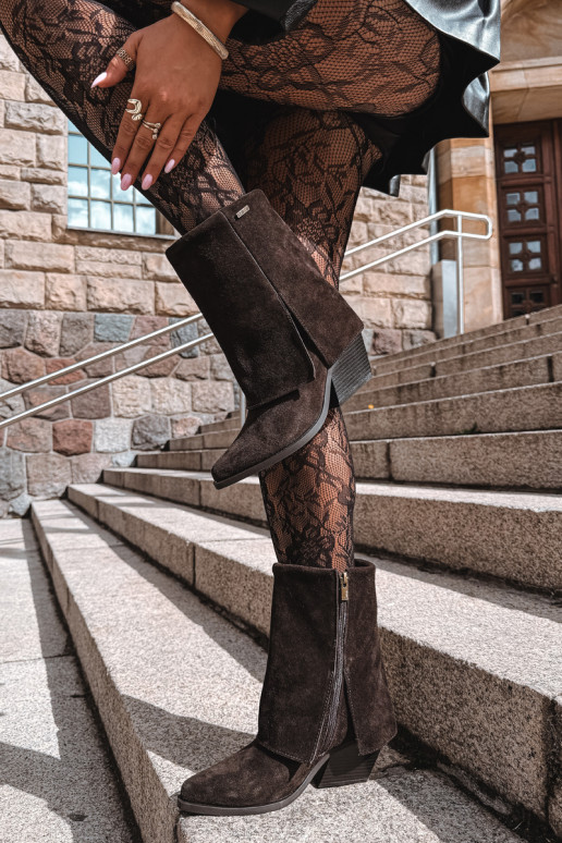 stivaletti in stile cowboy con tacco in suede naturale con gambale ricamato Big Star UU274115 colore cioccolato