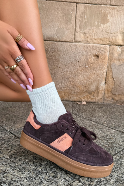 stivali modello sneakers in suede sintetico per donne isolati Big Star UU274770 colore cioccolato