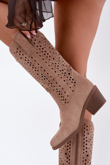 stivali alti con elementi intagliati in stile cowboy con tacchi S.Barski HY62-8126 color sabbia 2