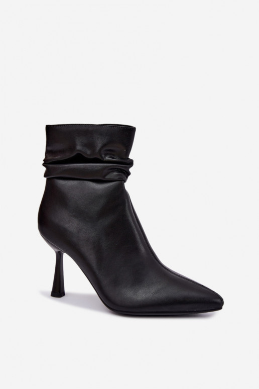 stivaletti con tacchi sottili isolati con volant D&A JC62-1070 neri