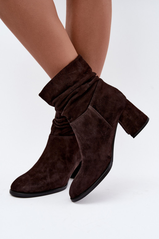 Stivaletti in suede naturale con pieghe e tacco D&A JC62-1021 cioccolato