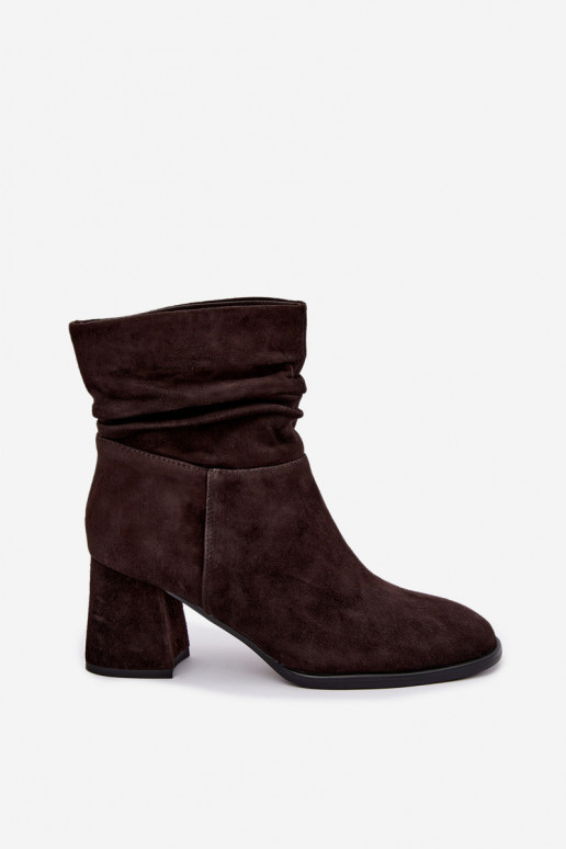 Stivaletti in suede naturale con pieghe e tacco D&A JC62-1021 cioccolato