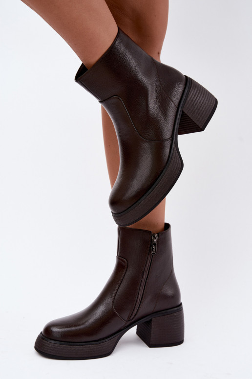Stivaletti in pelle foderati con tacco D&A CR62-3369 cioccolato