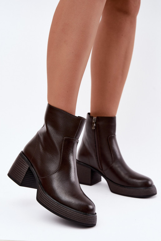 Stivaletti in pelle foderati con tacco D&A CR62-3369 cioccolato